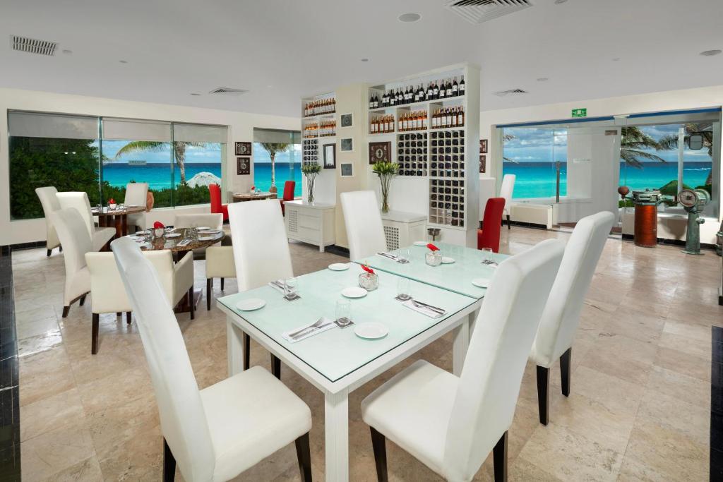 From Sun Kissed Beaches to Urban Delights! Spectacular Adventure in Cancun & Los Angeles, All Inclusive
