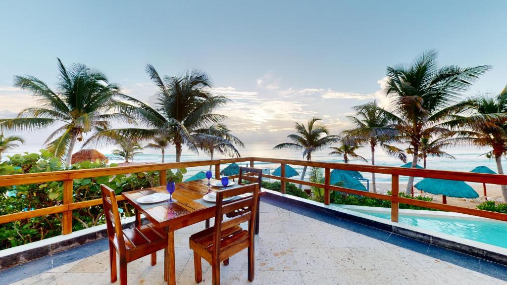From Sun Kissed Beaches to Urban Delights! Spectacular Adventure in Cancun & Los Angeles, All Inclusive