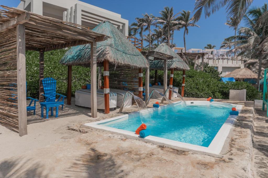 From Sun Kissed Beaches to Urban Delights! Spectacular Adventure in Cancun & Los Angeles, All Inclusive