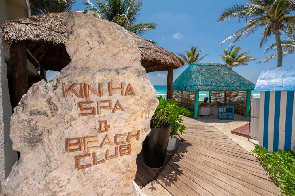 From Sun Kissed Beaches to Urban Delights! Spectacular Adventure in Cancun & Los Angeles, All Inclusive
