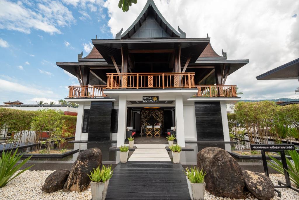 PHUKET KHAO LAK KOH YAO NOI KRABI 28 NIGHTS FROM £1,849PP £49PP DEPOSIT 4 TOP-RATED RESORTS • FLIGHTS • TRANSFERS • BAGGAGE INCLUDED