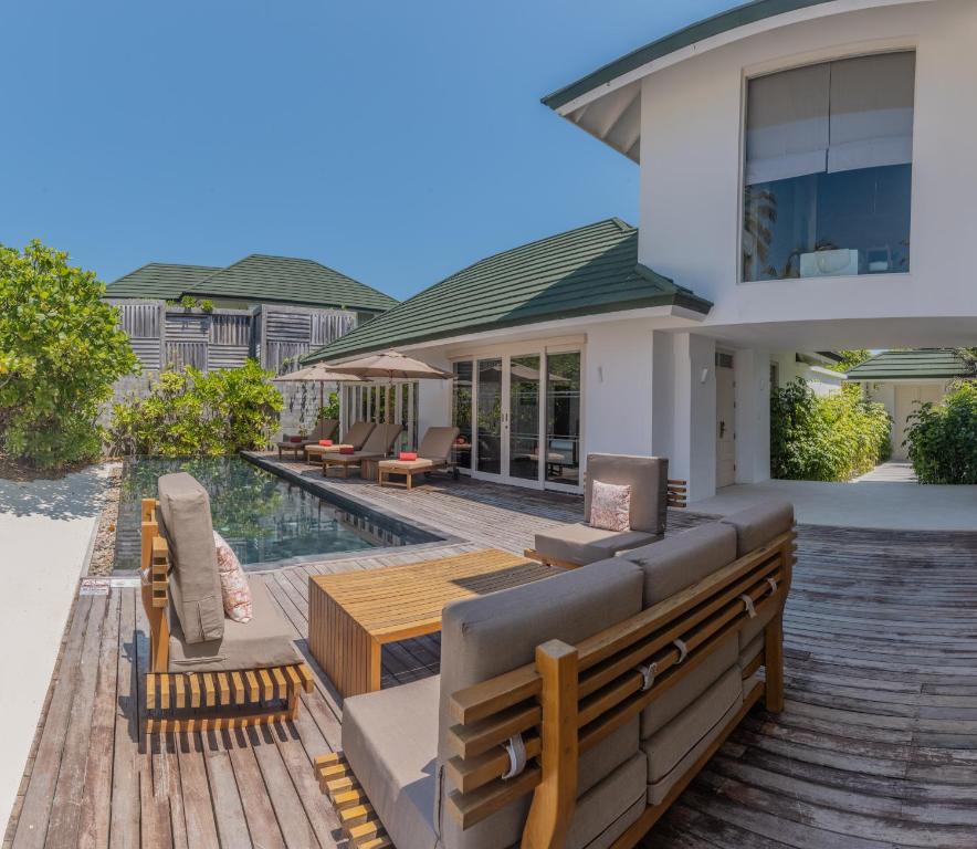 10 Nights of Unmatched Luxury Dubai Elegance Meets Maldivian Paradise Free Upgrade to Lagoon Villa + Pool & SLide with 24 Hour Premium All-Inclusive Benefits Only in £2999/PP