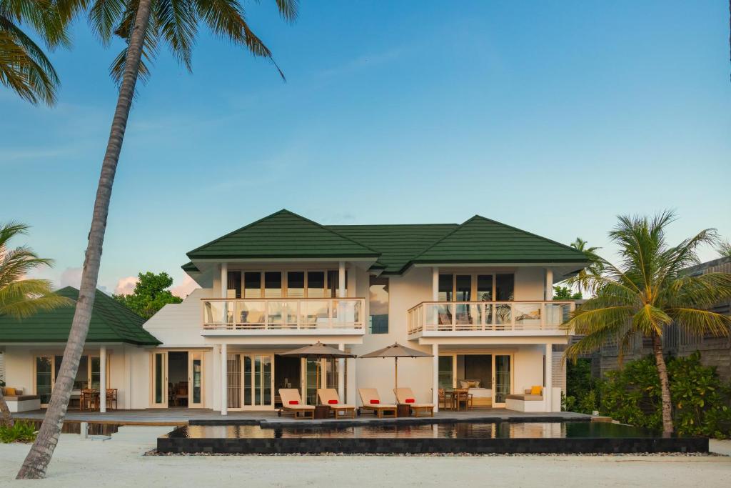 10 Nights of Unmatched Luxury Dubai Elegance Meets Maldivian Paradise Free Upgrade to Lagoon Villa + Pool & SLide with 24 Hour Premium All-Inclusive Benefits Only in £2999/PP