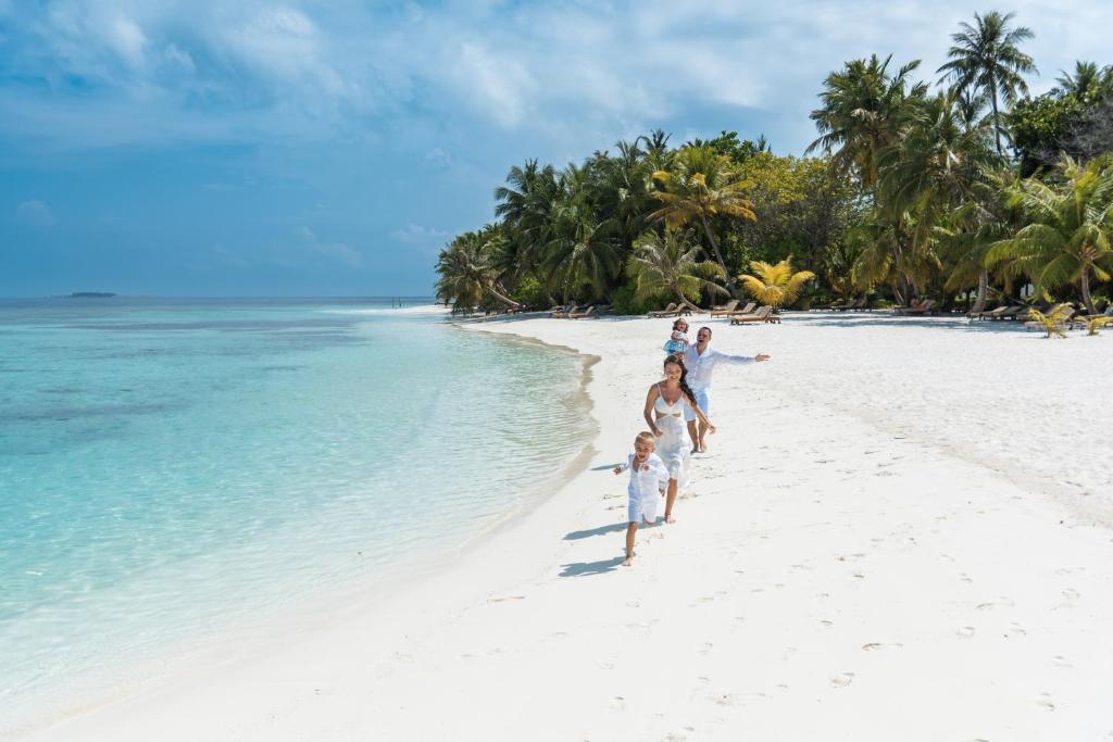 “07 Night Escape to Paradise Bandos Maldives with Standard Beachfront Room”