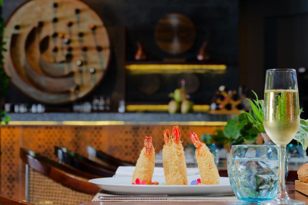 “07 Night Escape to Paradise Bandos Maldives with Standard Beachfront Room”