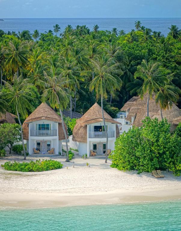 “07 Night Escape to Paradise Bandos Maldives with Standard Beachfront Room”