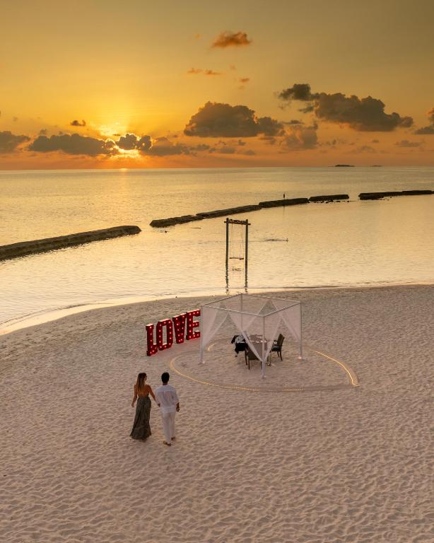 14 Days – Taj Mahal by Day, Turquoise Waters by Night From £2,249pp All-Inclusive