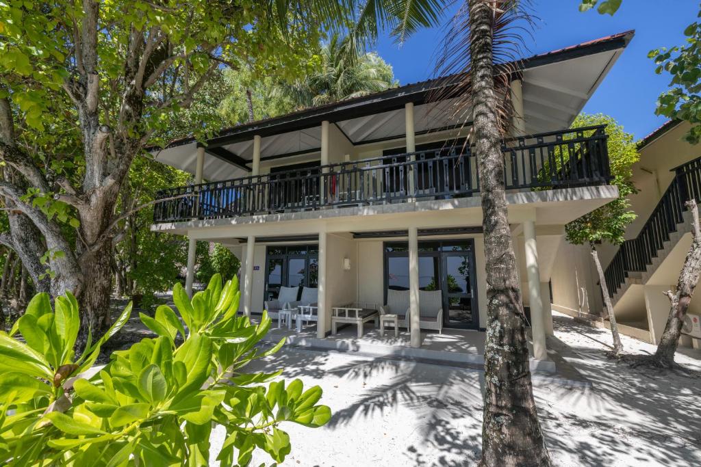 14 Days – Taj Mahal by Day, Turquoise Waters by Night From £2,249pp All-Inclusive