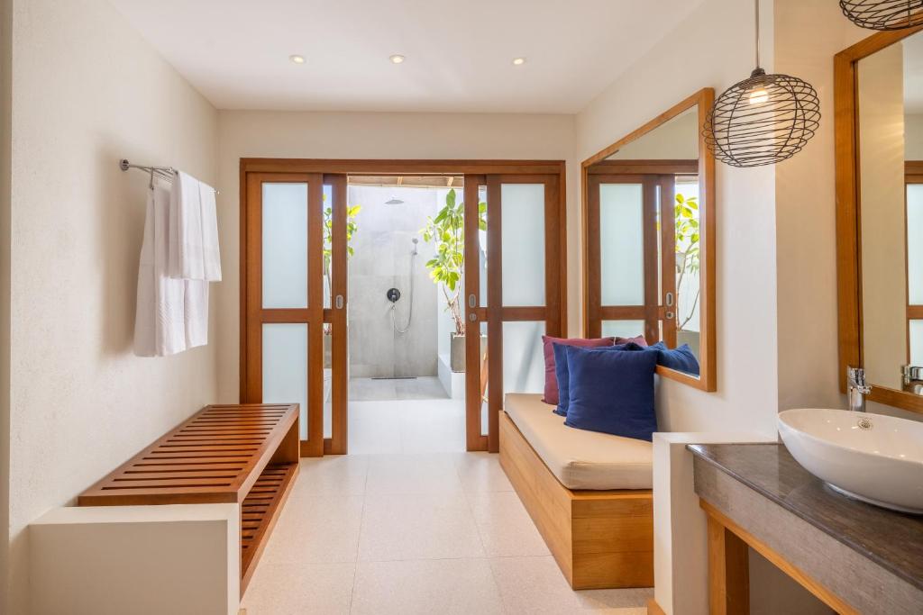 14 Days – Taj Mahal by Day, Turquoise Waters by Night From £2,249pp All-Inclusive