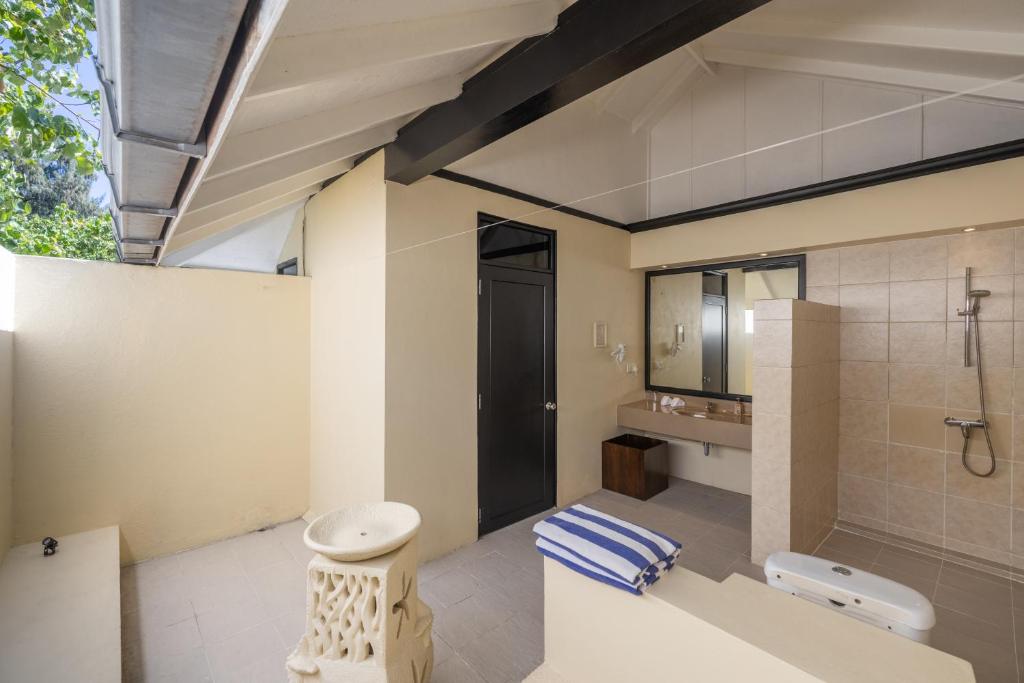 14 Days – Taj Mahal by Day, Turquoise Waters by Night From £2,249pp All-Inclusive