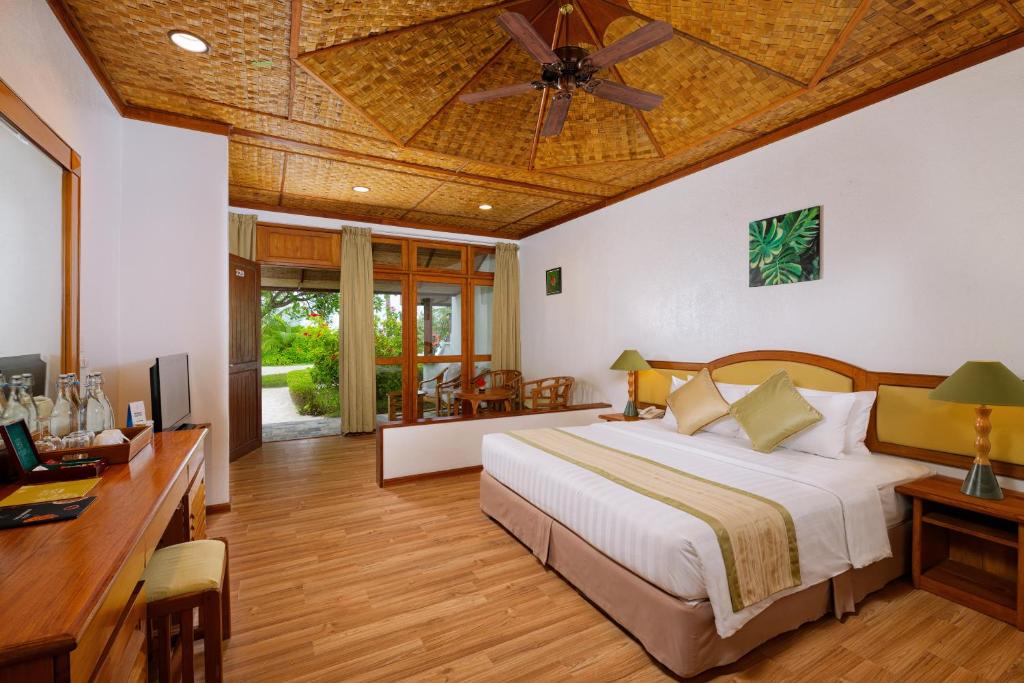 “07 Night Escape to Paradise Bandos Maldives with Standard Beachfront Room”
