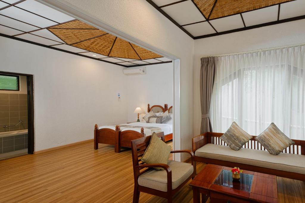 “07 Night Escape to Paradise Bandos Maldives with Standard Beachfront Room”