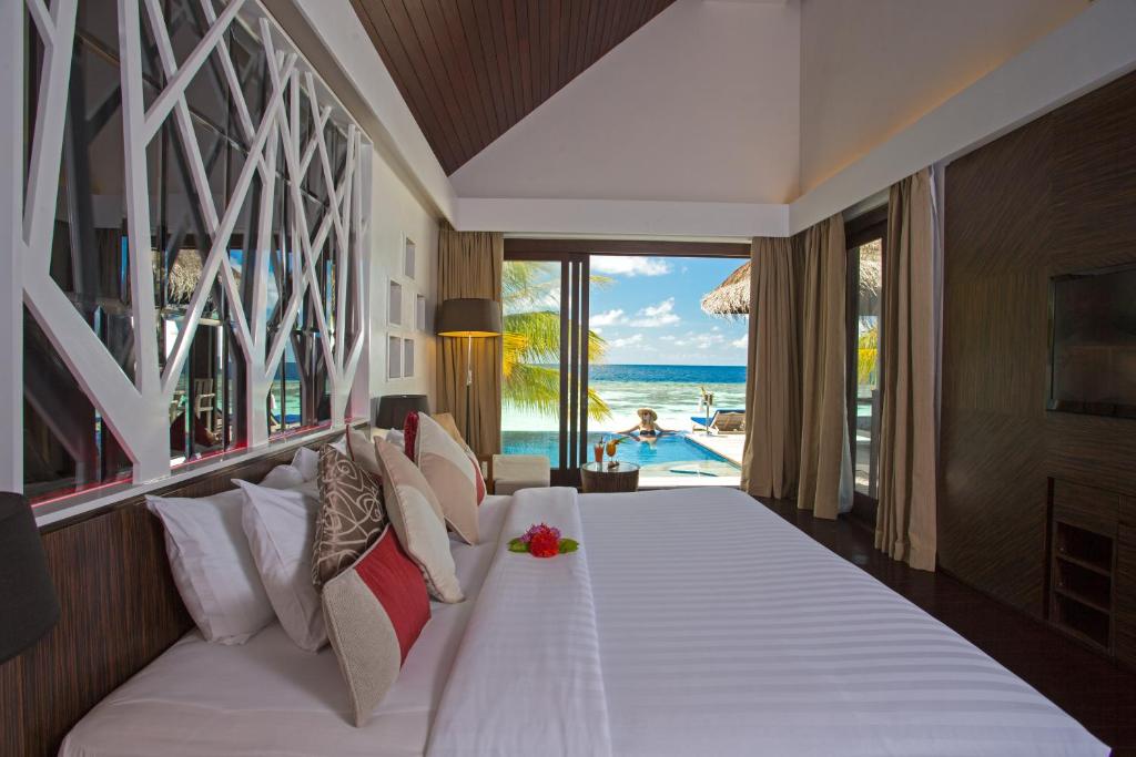 “07 Night Escape to Paradise Bandos Maldives with Standard Beachfront Room”