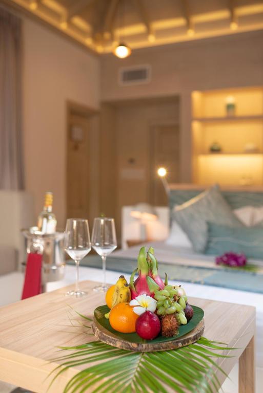 “07 Night Escape to Paradise Bandos Maldives with Standard Beachfront Room”