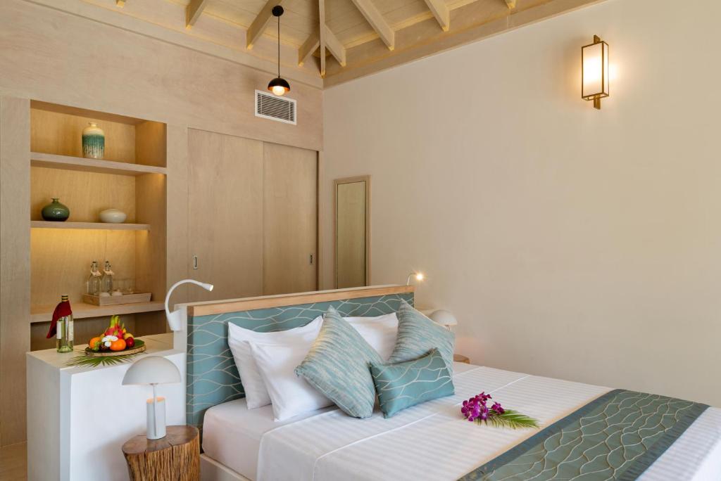 “07 Night Escape to Paradise Bandos Maldives with Standard Beachfront Room”