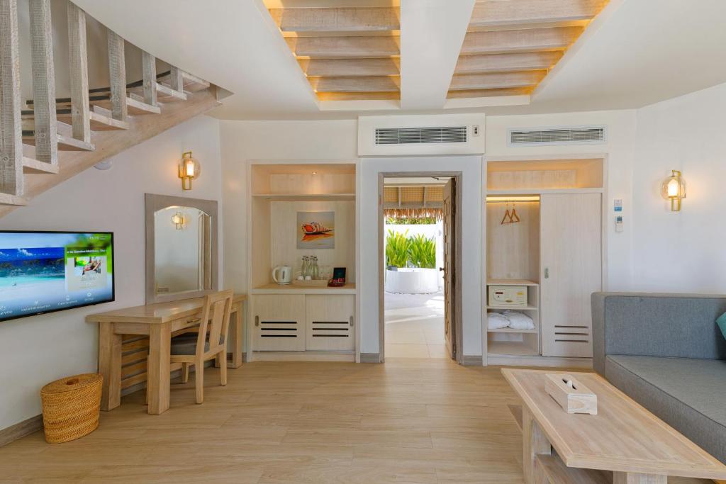 “07 Night Escape to Paradise Bandos Maldives with Standard Beachfront Room”