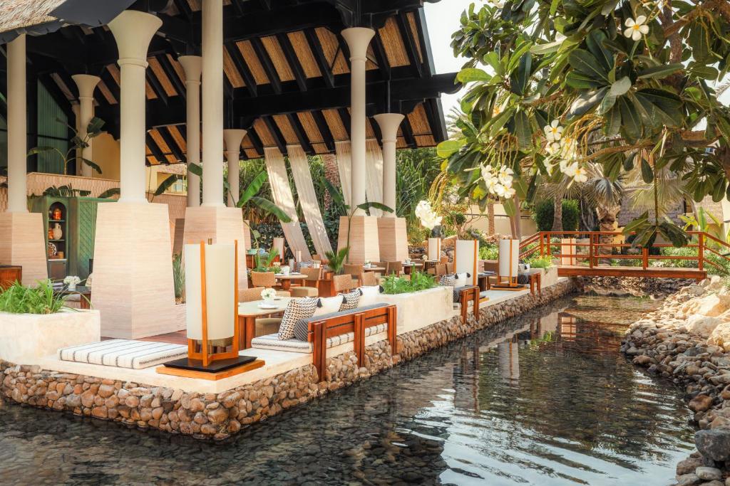 10 Nights of Unmatched Luxury Dubai Elegance Meets Maldivian Paradise Free Upgrade to Lagoon Villa + Pool & SLide with 24 Hour Premium All-Inclusive Benefits Only in £2999/PP