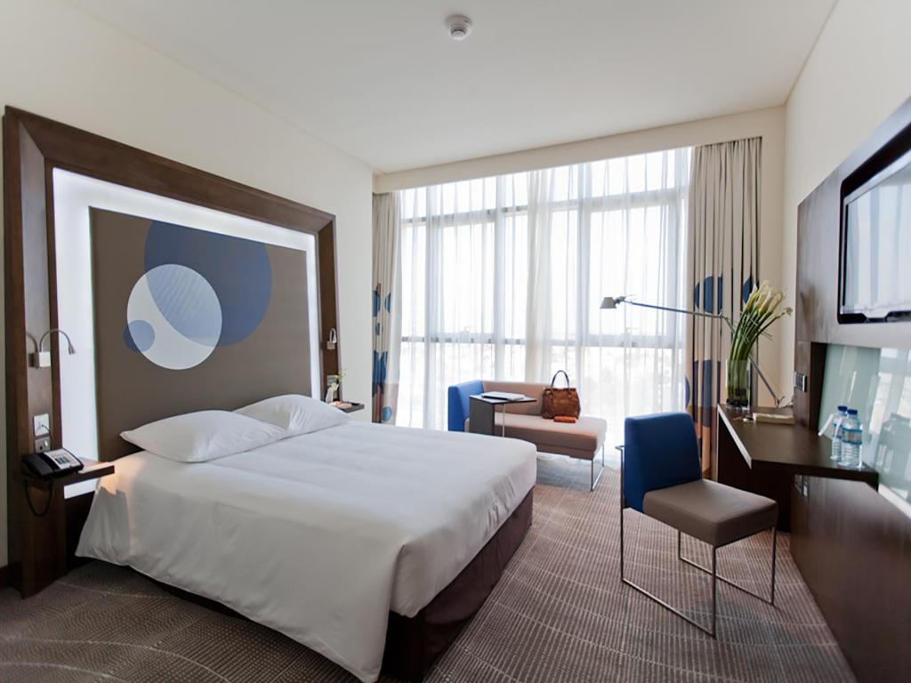 “Experience the Best of Both Worlds: 10 Nights in Abu Dhabi and the Maldives”