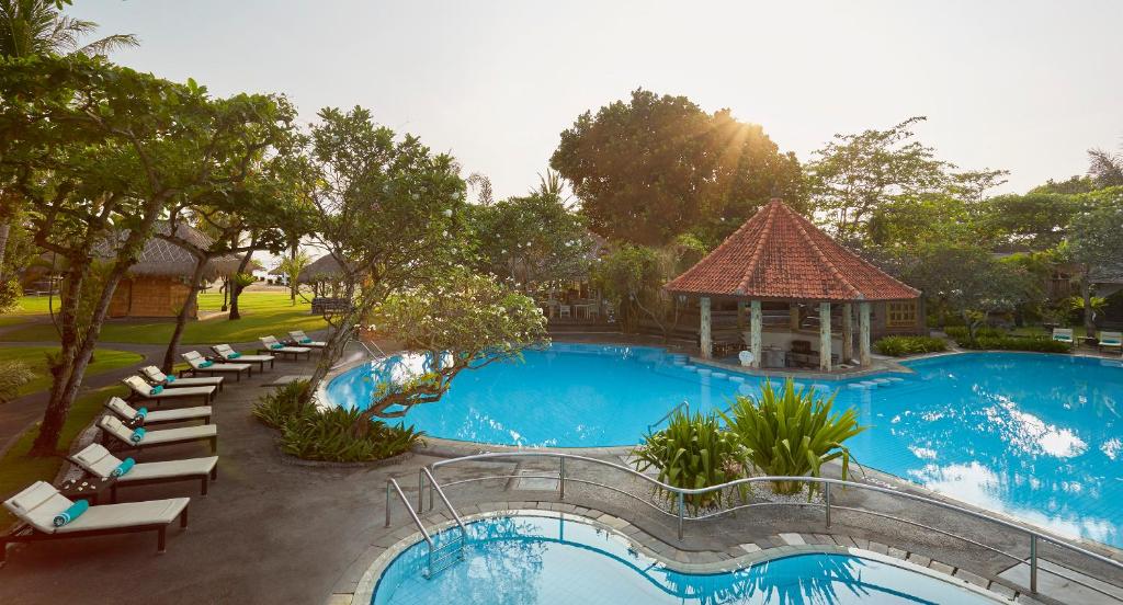 14 Nights Multi-Center Holiday Deal to the Stunning Sites & Beaches of Dubai, Bangkok, Singapore & Bali, to experience the luxury starting from £1469 pp