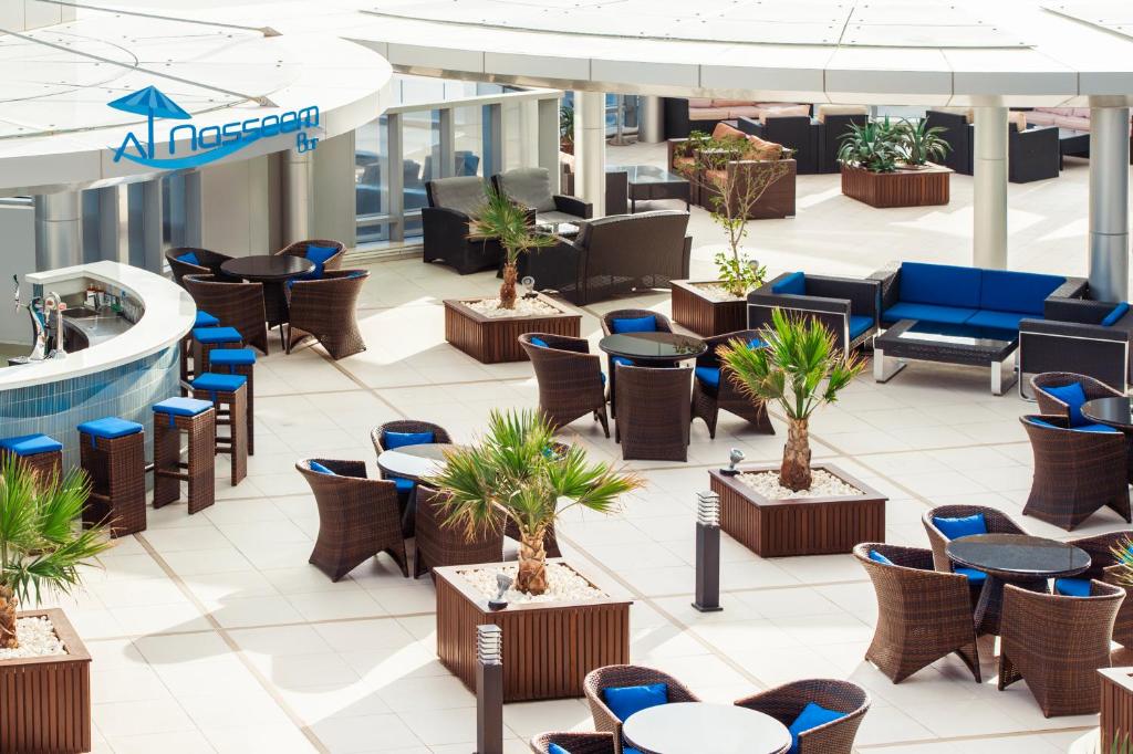 “Experience the Best of Both Worlds: 10 Nights in Abu Dhabi and the Maldives”