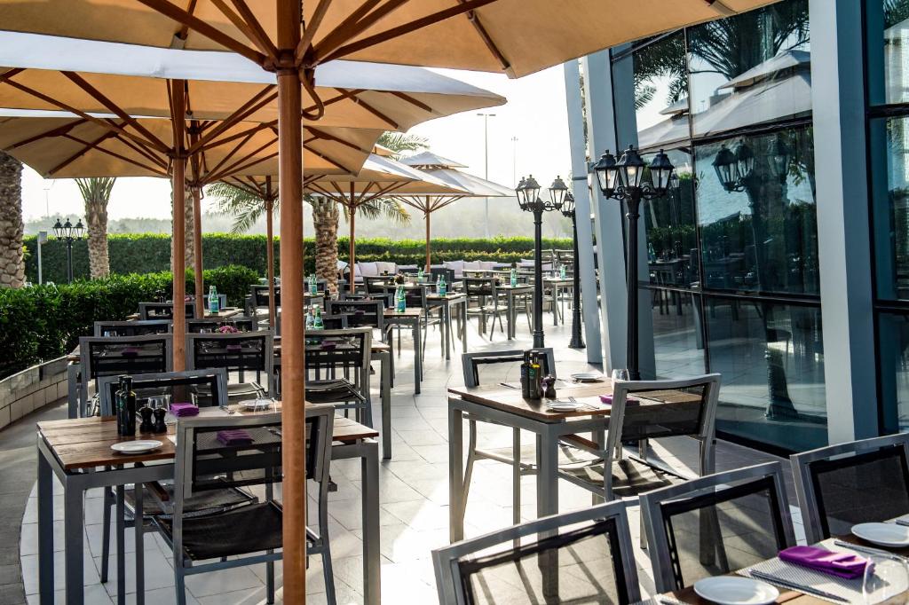 “Experience the Best of Both Worlds: 10 Nights in Abu Dhabi and the Maldives”