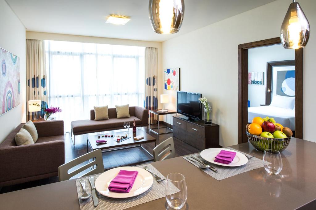 “Experience the Best of Both Worlds: 10 Nights in Abu Dhabi and the Maldives”