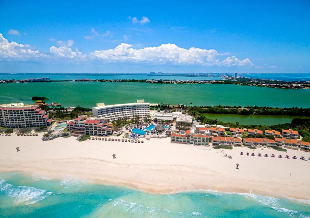 Twin Center Holiday Deal Orlando + Cancun10 Nights from £1,279
