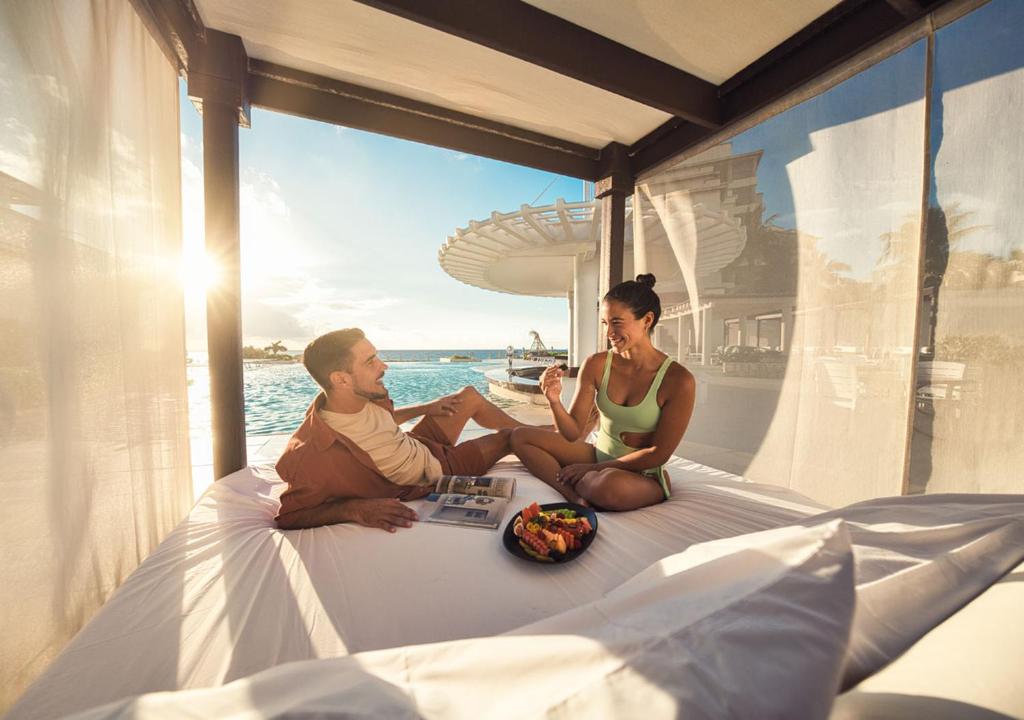Twin Center Holiday Deal Orlando + Cancun10 Nights from £1,279
