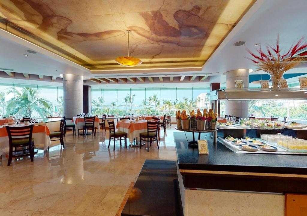 Twin Center Holiday Deal Orlando + Cancun10 Nights from £1,279