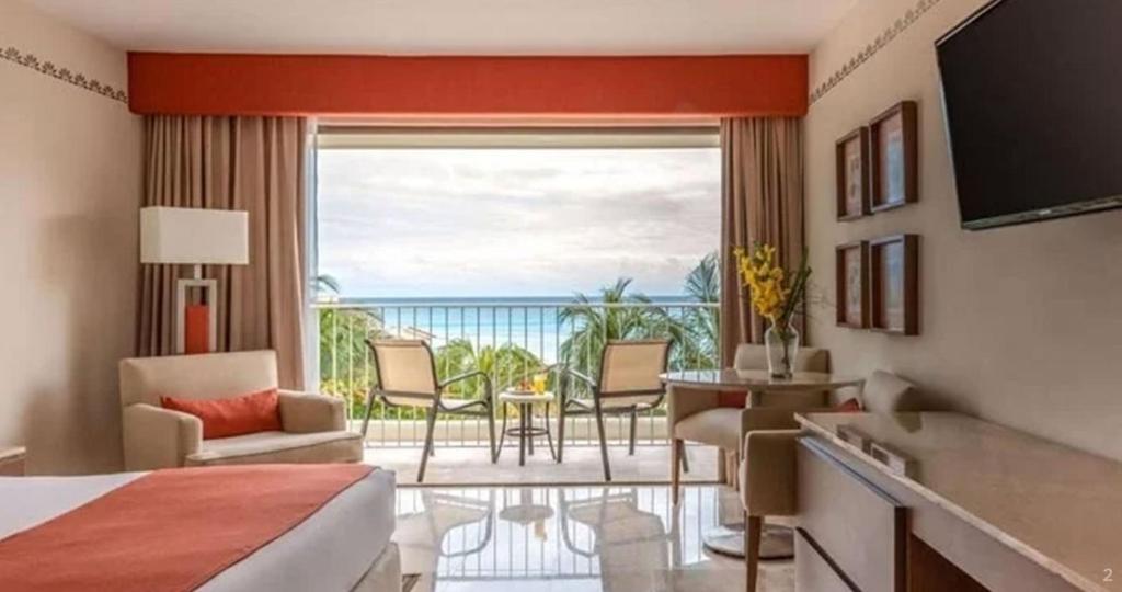 Twin Center Holiday Deal Orlando + Cancun10 Nights from £1,279