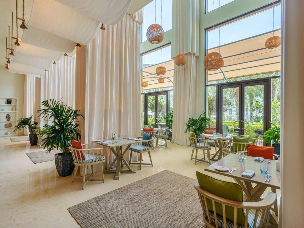 Ignite romance with a 10 Nights Stay at Varu by Atmosphere Water Villa with Pool Maldives and Fairmont Palm Dubai