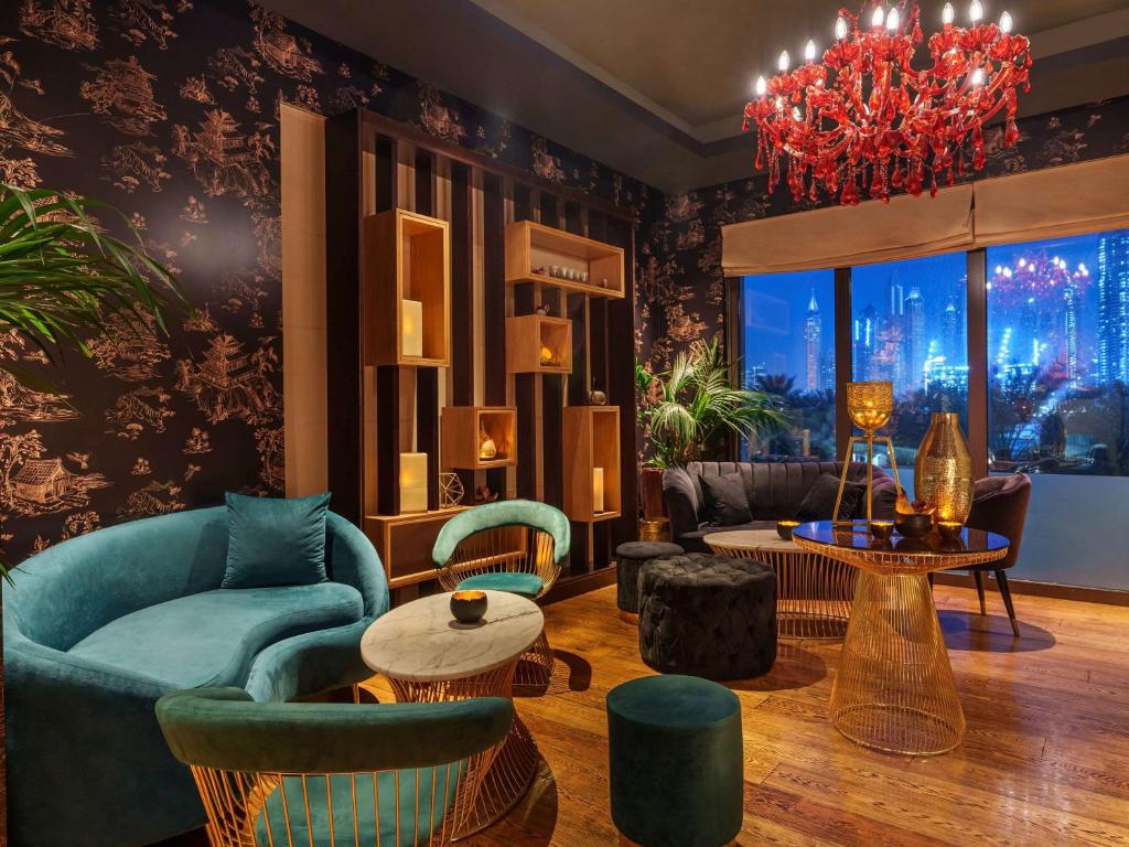 Ignite romance with a 10 Nights Stay at Varu by Atmosphere Water Villa with Pool Maldives and Fairmont Palm Dubai