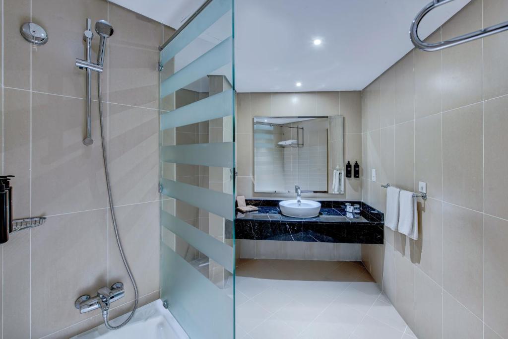 10 Nights in a Luxurious Siyam World Maldives – Water Villa! and in the Heart of Abu Dhabi, All-inclusive just in £2249pp