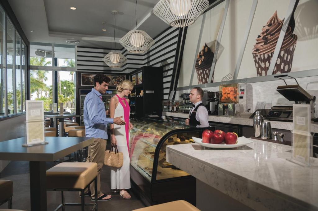 Twin City Deluxe Deal Punta Cana || Miami