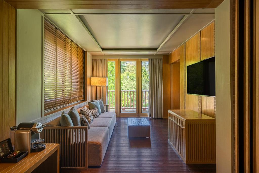 Long 21 Nights of Opulence in Beyond Khao Lak, Centara Kata Phuket & Dusit Thani Krabi w/flights & transfers