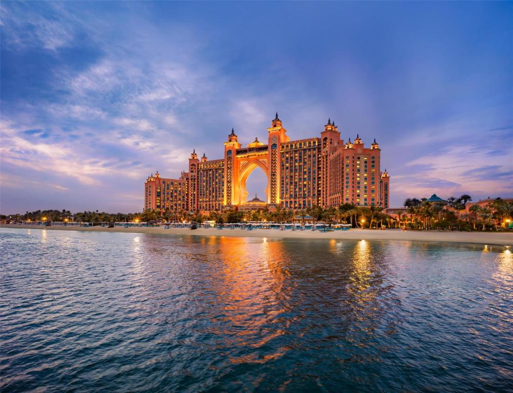 03 Nights Holiday Deal at Atlantis The Royal Dubai with Seascape King Room