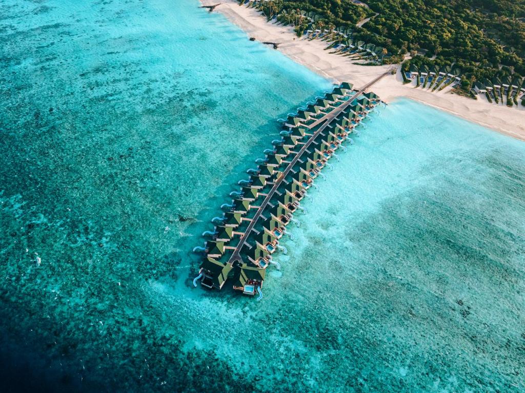 10 Nights of Unmatched Luxury Dubai Elegance Meets Maldivian Paradise Free Upgrade to Lagoon Villa + Pool & SLide with 24 Hour Premium All-Inclusive Benefits Only in £2999/PP