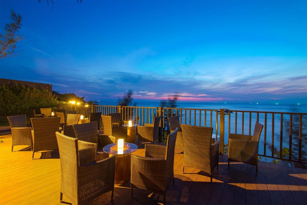 14 NIGHTS Incredible Thailand Multi-Centre PHUKET • PHI PHI • KRABI Price starting from £1,149pp