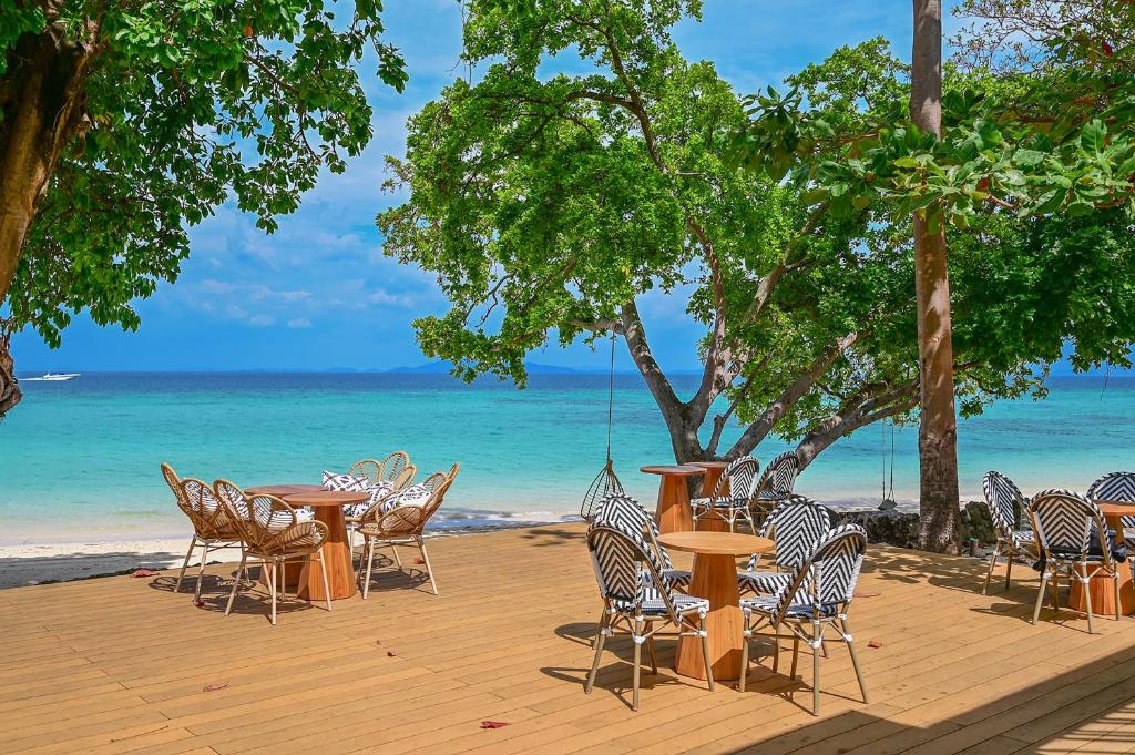 14 NIGHTS Incredible Thailand Multi-Centre PHUKET • PHI PHI • KRABI Price starting from £1,149pp