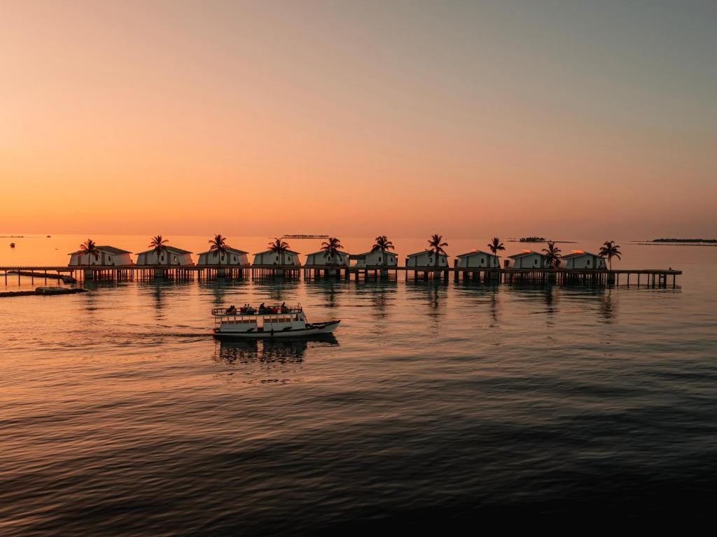 07 NIghts Holiday at Oaga Art Resort Maldives with Veyoge Gallery Pool Villa