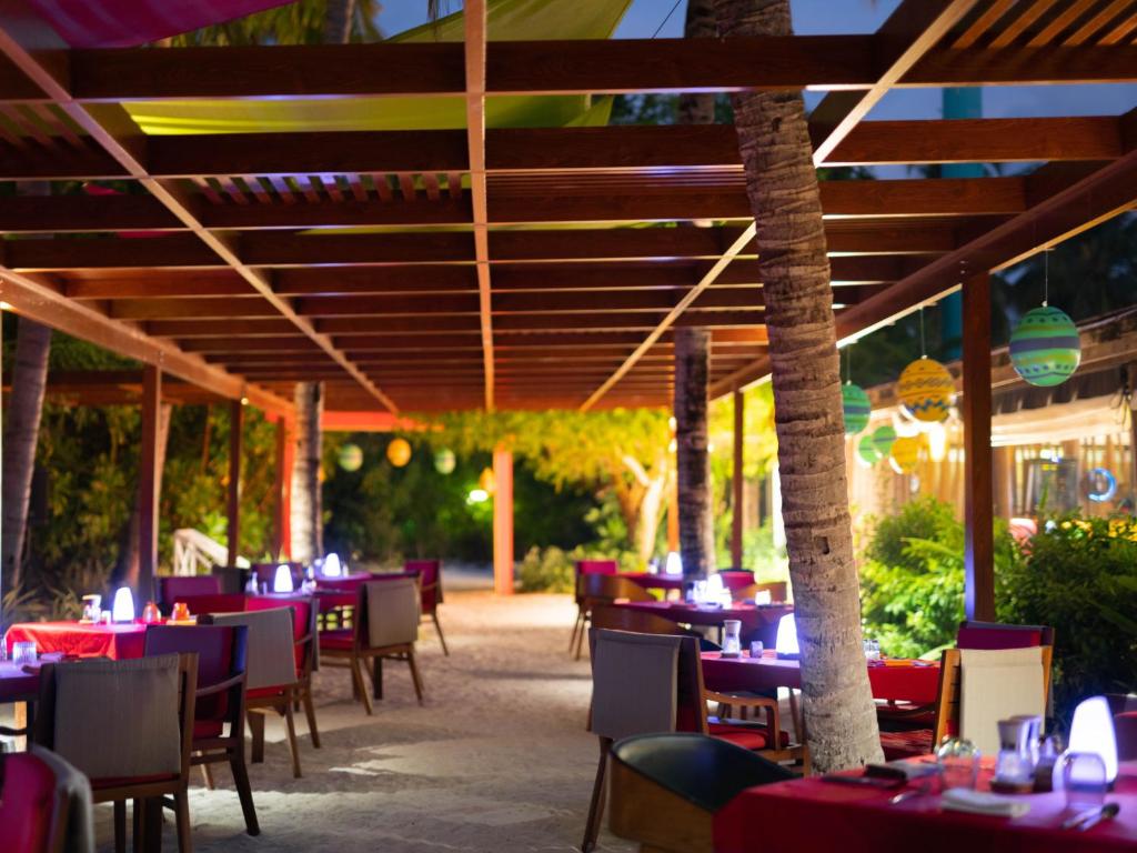 07 NIghts Holiday at Oaga Art Resort Maldives with Veyoge Gallery Pool Villa