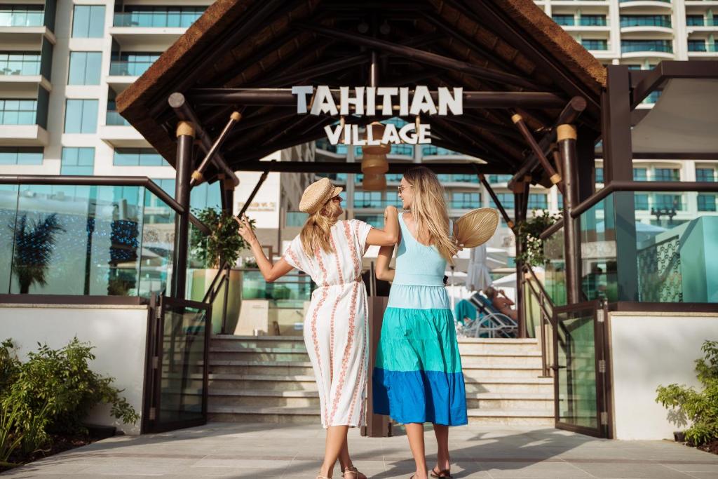 THREE INCREDIBLE EXPERIENCES. ONE UNFORGETTABLE HOLIDAY. PALM JUMEIRAH + CAPE TOWN + BIG 5 SAFARI 10 NIGHTS FROM JUST £2,399PP!