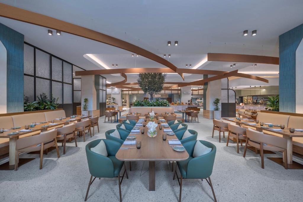 Ignite romance with a 10 Nights Stay at Varu by Atmosphere Water Villa with Pool Maldives and Fairmont Palm Dubai