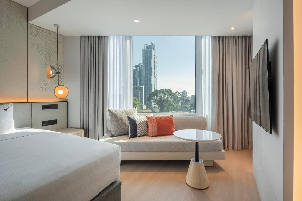 10 Nighs holiday deal to explore Bangkok, Pattaya & Koh Lipets exclusive in the heart of Thailand