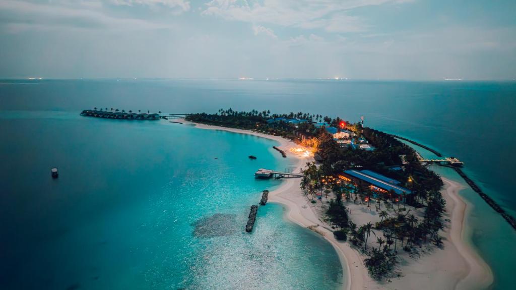 07 NIghts Holiday at Oaga Art Resort Maldives with Veyoge Gallery Pool Villa