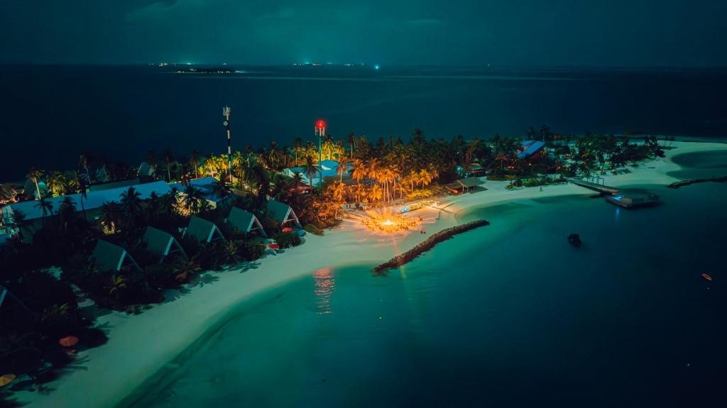 07 NIghts Holiday at Oaga Art Resort Maldives with Veyoge Gallery Pool Villa