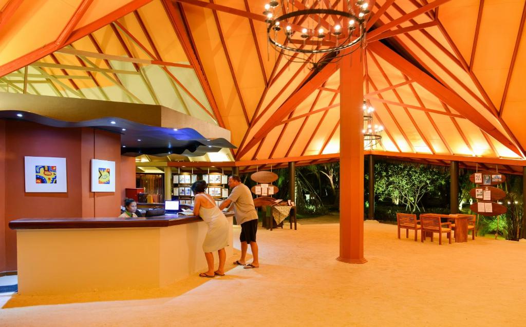 Dream Maldives Getaway: 7 Nights Adaaran Select Hudhuranfushi All Inclusive Premium Combined Return Speedboat Transfer included Price starting from £1,599pp