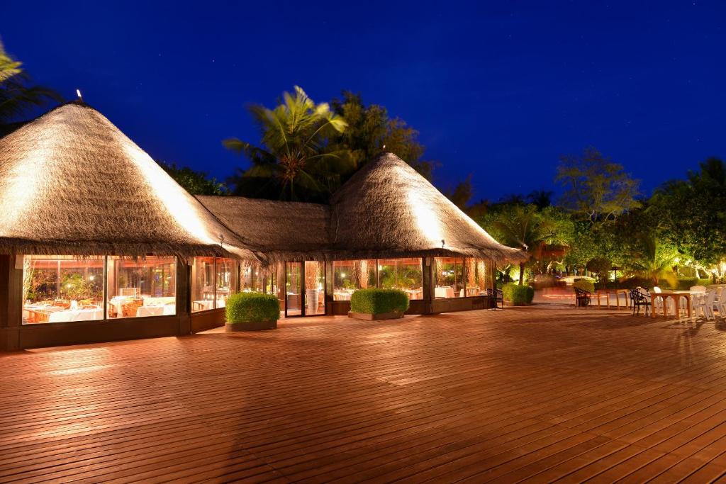 Dream Maldives Getaway: 7 Nights Adaaran Select Hudhuranfushi All Inclusive Premium Combined Return Speedboat Transfer included Price starting from £1,599pp