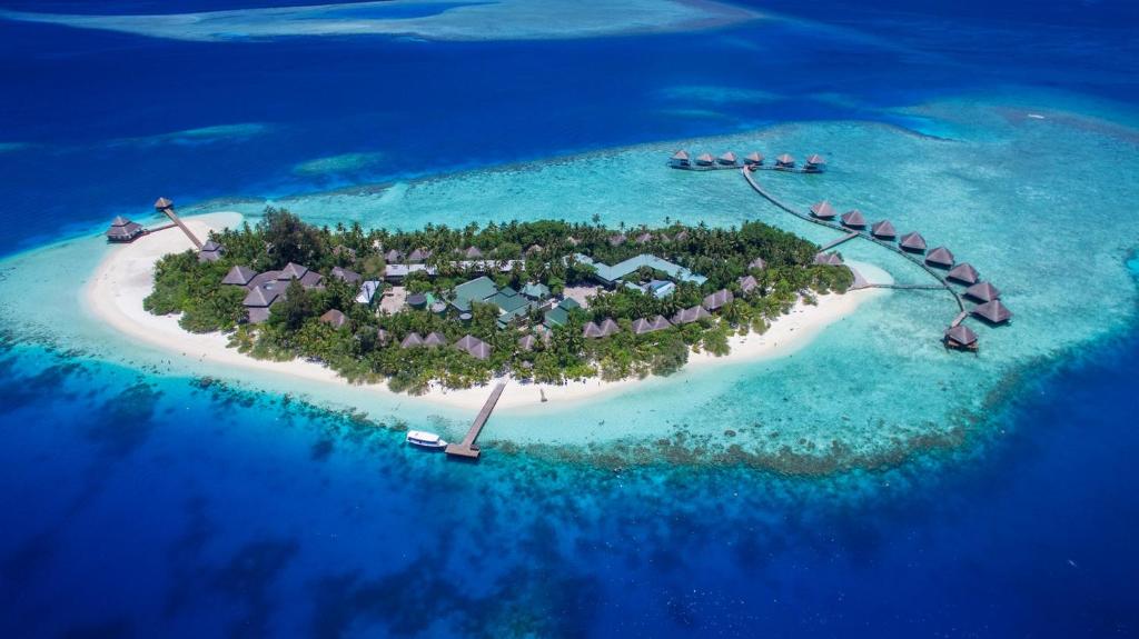 “Experience the Best of Both Worlds: 10 Nights in Abu Dhabi and the Maldives”