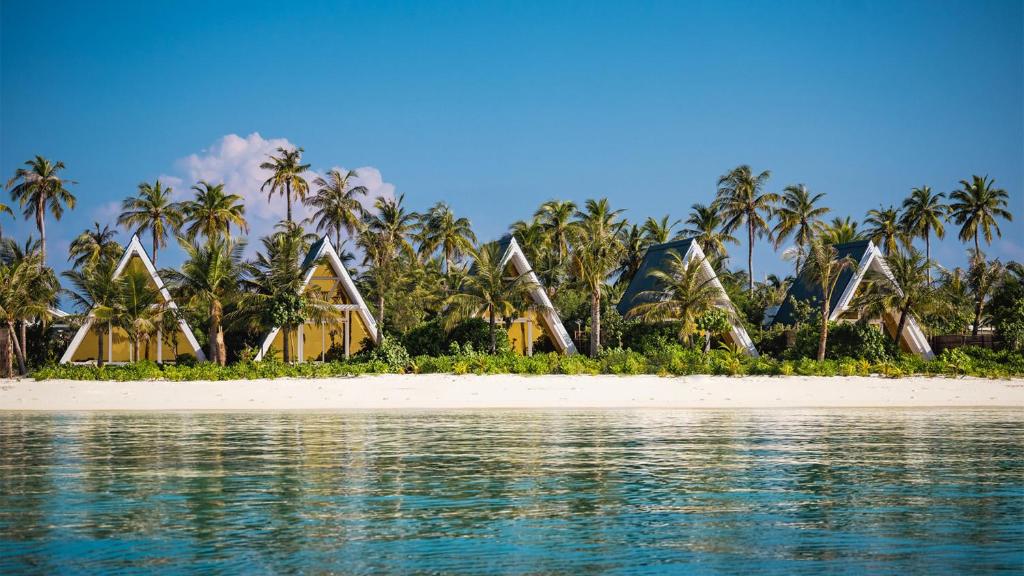 07 NIghts Holiday at Oaga Art Resort Maldives with Veyoge Gallery Pool Villa